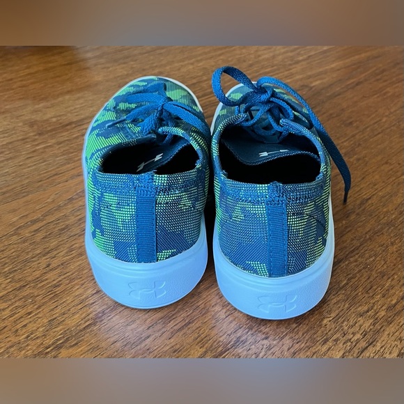 UNDER ARMOUR Kick It 2 Low Sneaker Sz 7.  NEW! - Picture 6 of 8